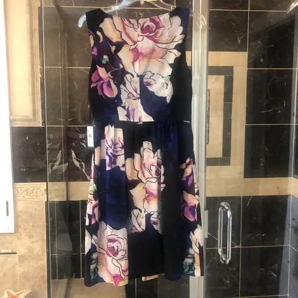 Adrianna Papell, dress size 6, new with tags. - Picture 2 of 3